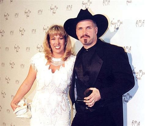 What happened to Garth Brooks' first wife? | The US Sun