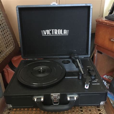 VICTROLA Vintage Suitcase Turntable, Audio, Portable Music Players on Carousell