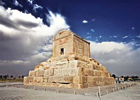 Persian kings Tombs Tour - GoPersis