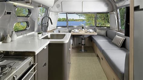 Airstream Globetrotter Floor Plan | Floor Roma