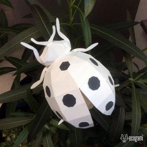 Ladybug papercraft template | Encantos