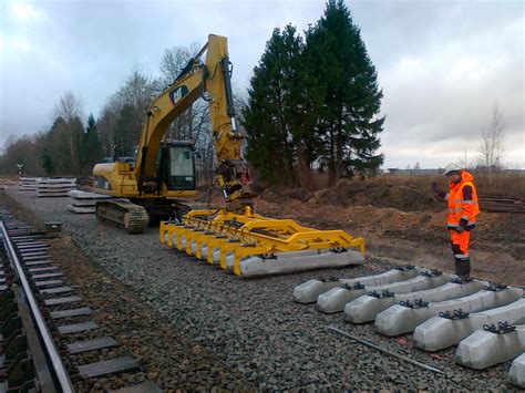 Skinest-Railway construction and repair