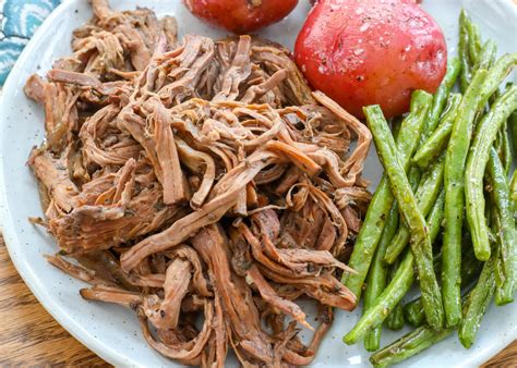 {Slow-Cooker} Italian Red Wine Roast Beef - Barefeet in the Kitchen