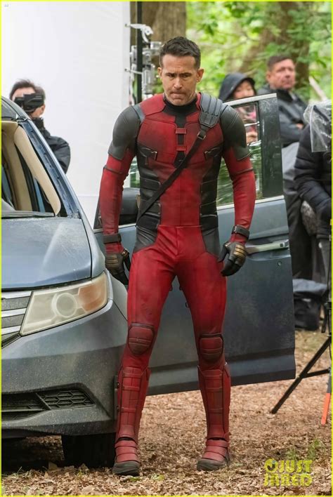 Ryan Reynolds Seen in Costume for First Time on Set of 'Deadpool 3' in ...