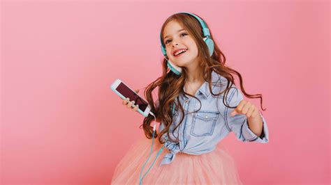 15 Best Dance Songs for Kids To Download ASAP