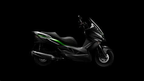 First Pictures of the Kawasaki J300 Maxi Scooter, Dedicated Forum Goes Live