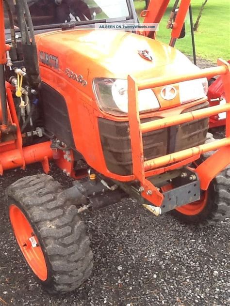 4x4 Kubota Loader Tractor / Attachments