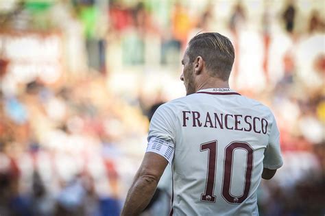 Because Of... Francesco Totti Gives Pope Special Jersey With Number 1 Instead of 10 - Footy ...