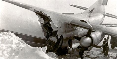 Crash of an Antonov AN-12 in Magadan | Bureau of Aircraft Accidents Archives