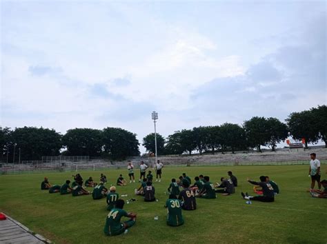 Latihan Persebaya di Stadion 10 November - Suara Surabaya