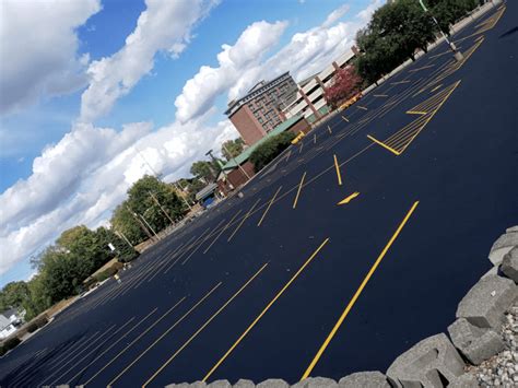 Why Sealcoat Asphalt? Top 5 Benefits of Sealcoating.