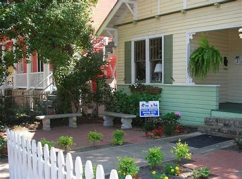 Pensacola Florida. This is the little house downtown that my Mom lived ...