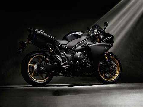 wallpapers: Yamaha YZF-R1 Wallpapers