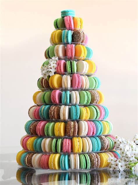 10 Colorful Wedding Cakes | Torre de macarons, Torre de macaron, Macarrons