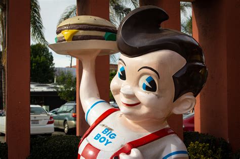 No, the iconic Bob’s Big Boy mascot isn’t going anywhere | LaptrinhX / News