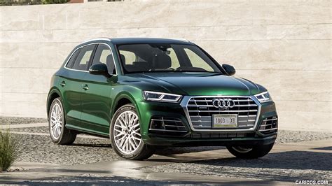 Audi Q5 | 2018MY TDI (Color: Azores Green Metallic) | Front Three-Quarter