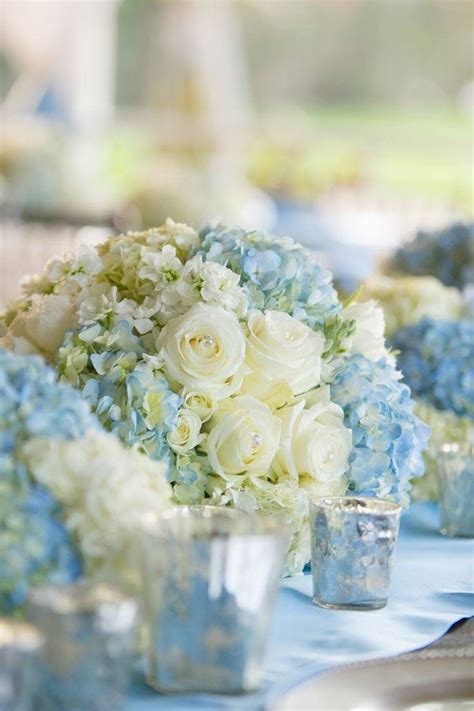 Blue and White Centerpieces for a Beautiful Spring Wedding