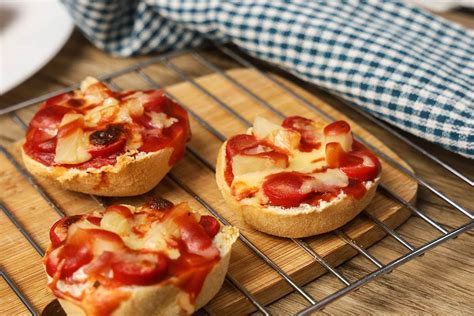 Homemade Pandesal Pizza ( Pizza Bread Roll ) Using Oven Toaster - Pizza ...