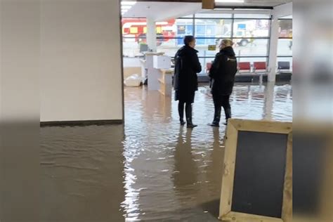 TTG - Travel industry news - Exeter airport reopens following flash flooding