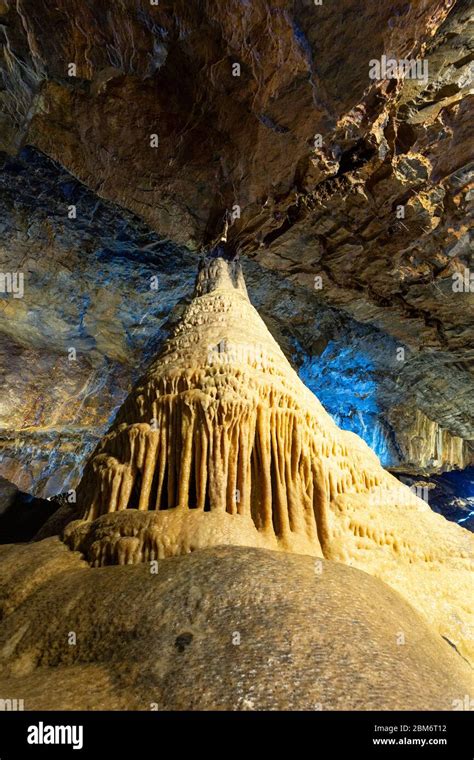 A pillar inside Mitchelstown Cave, near Burncourt, County Tipperary, Ireland Stock Photo - Alamy