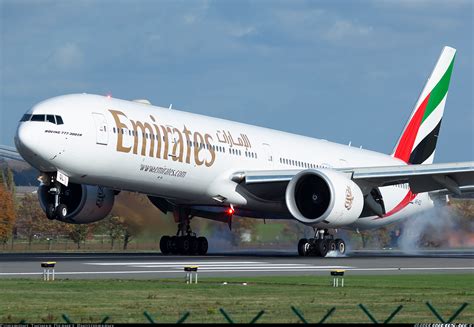 Boeing 777-300/ER - Emirates | Aviation Photo #6209981 | Airliners.net