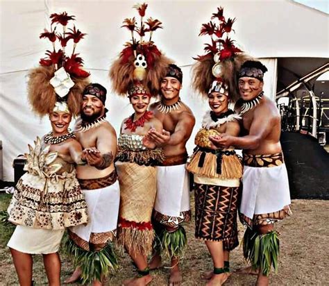 Polynesian dance, Polynesian dress, Samoan clothing