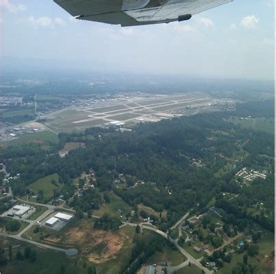 Airport & FBO Info for KTYS MC GHEE TYSON KNOXVILLE TN