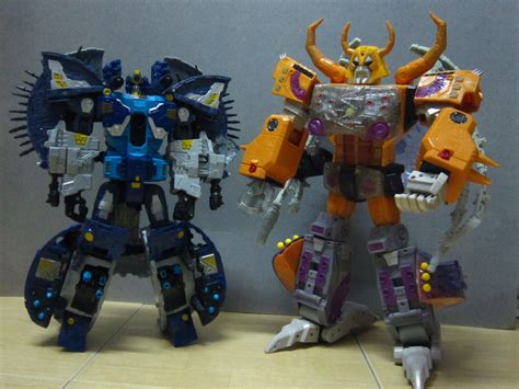 Totally Toys: Transformers Cybertron Primus vs Unicron