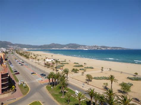 Empuriabrava Beach | Vacation apartments, Vacation, Girona