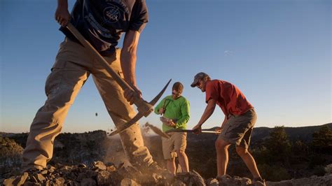 Fossil hunting in unexplored dinosaur country | The Kid Should See This