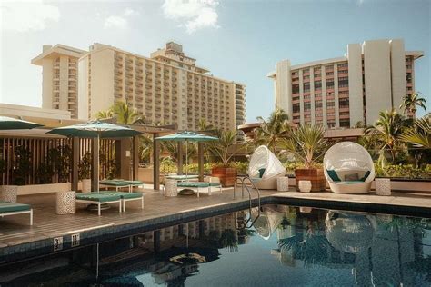 Outrigger Waikiki Beachcomber Hotel Pool Pictures & Reviews - Tripadvisor