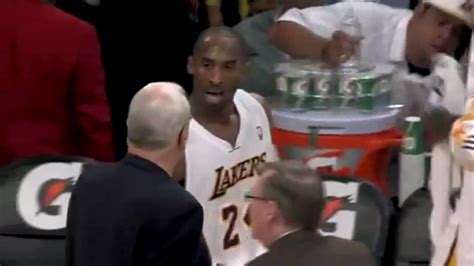 Kobe Bryant gets angry at Phil Jackson for calling Timeout!! - YouTube