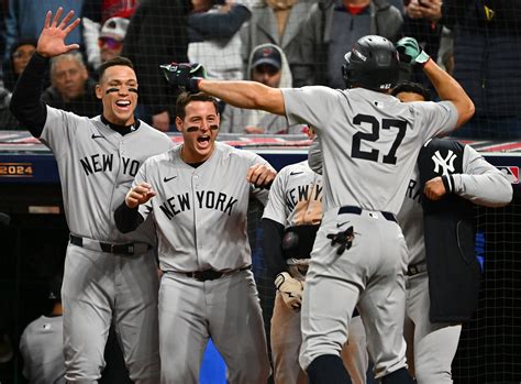 Yankees-Dodgers World Series ticket prices set record | Crain's New ...