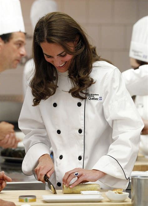 What's cooking? Kate shows off her culinary skills to Canada (PHOTOS) | IBTimes