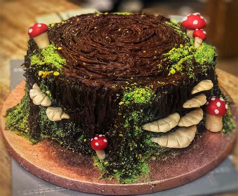 Woodland Cake with Toadstools and Moss