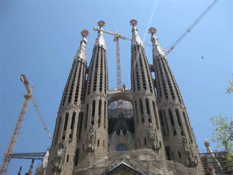 Barcelona Architecture Tours: Catalan Walking Guide - e-architect