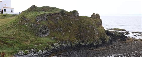 Turnberry Castle (2) | Most of the castle's stonework dates … | Flickr