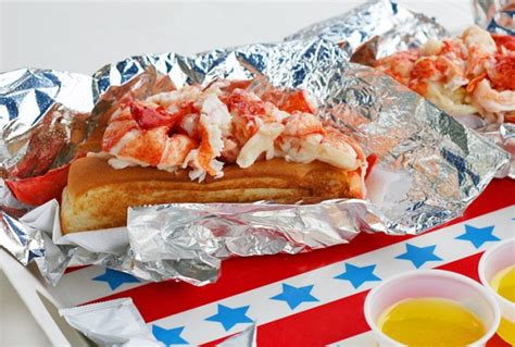 Red's Eats Lobster Roll | The Best in Maine? - New England Today