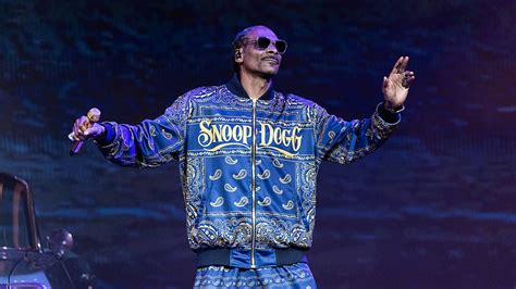 Snoop Dogg touts smokeless fire pit in new campaign – NBC 7 San Diego