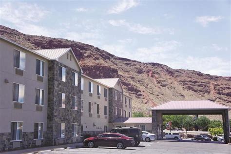 Pet Friendly Hotels in Moab, UT - BringFido