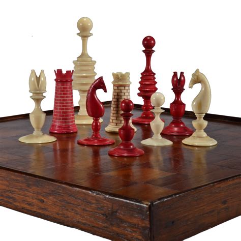 ANTIQUE WASHINGTON PATTERN IVORY CHESS SET