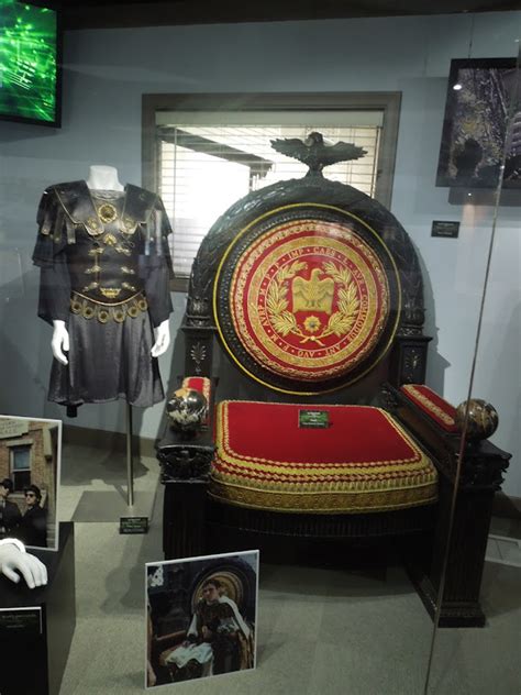 Commodus costume and throne from Gladiator on display... | Hollywood Movie Costumes