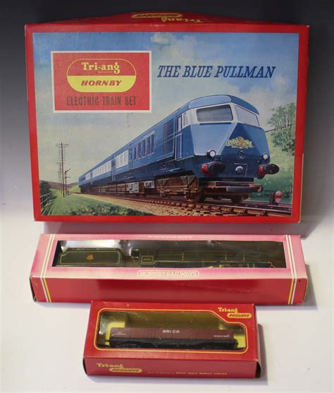 A Tri-ang Hornby gauge OO RS.52 Blue Pullman train set, comprising ...