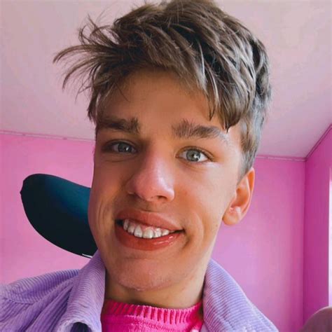 🦄 @tobysmilesofficial - Toby Smiles - TikTok