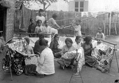 National Batik Day, Did You Know Indonesia Broke the Record for The Largest Batik in The World ...