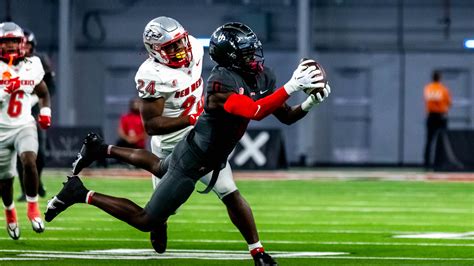 UNLV Football Grabbing Headlines In Las Vegas With Another Win, 31-20 ...