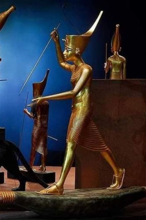 Ancient Egypt Pharaohs, Ancient Egyptian Art, Black Figurines, King Tut ...