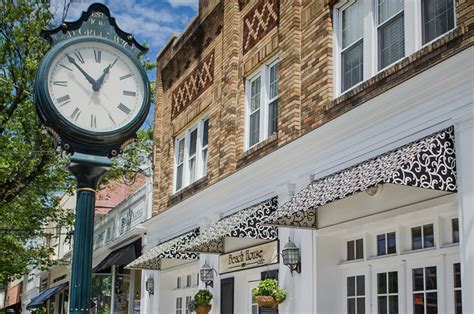 Old Greenwich: A Seaside Rockwellian Retreat - North of NYC