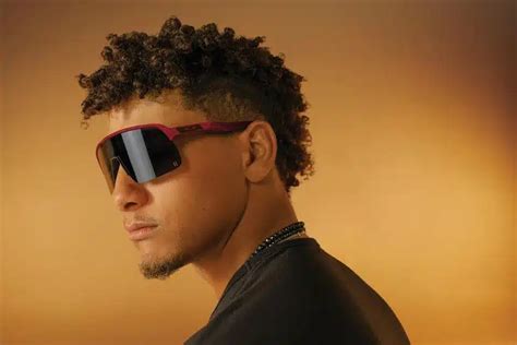 What Sunglasses Does Patrick Mahomes Wear? - Sunglasses Hook