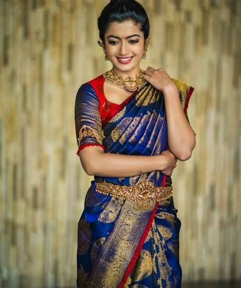 20 Saree Poses For Girls To Make Them Look Gorgeous In Every Photoshoot